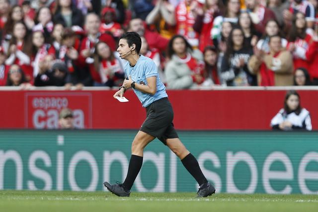 Histórico: árbitra nomeada para jogo da Liga
