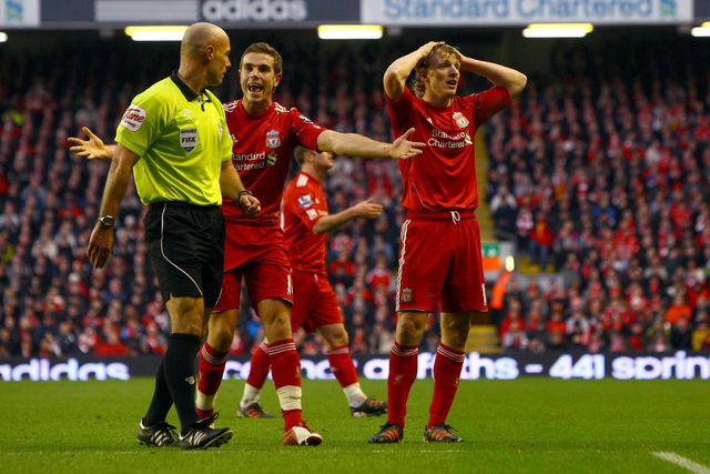 Chefe da arbitragem inglesa arrasado: «Não consigo respeitar o homem»