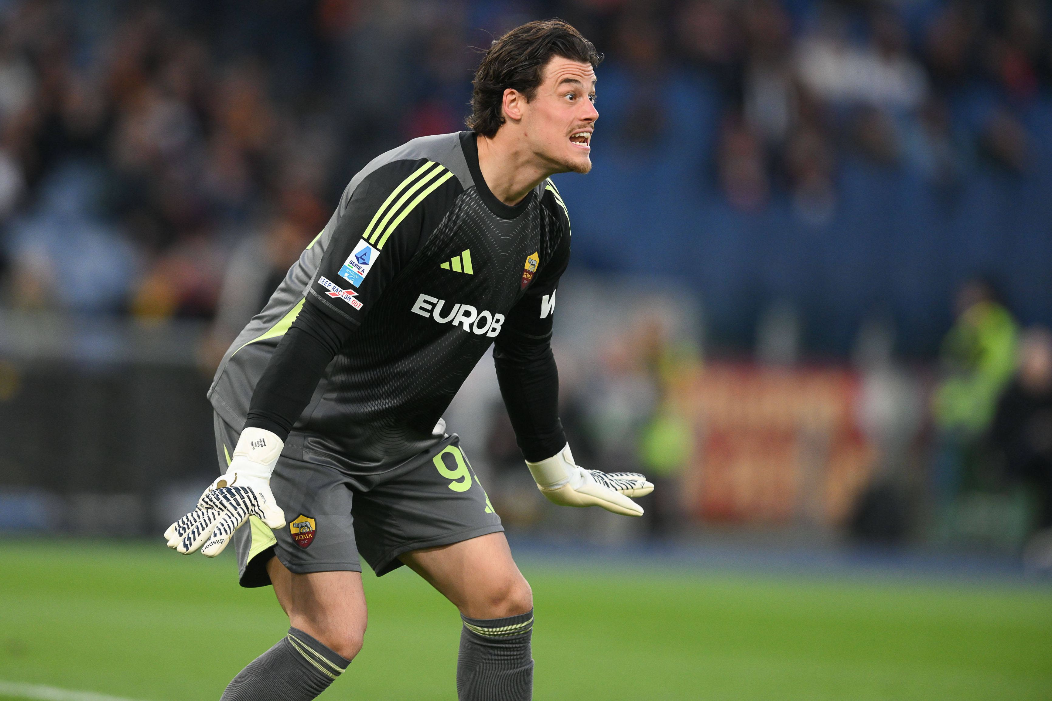 Mile Svilar, guarda-redes da Roma