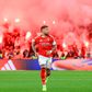 Nicolàs Otamendi já vestiu a camisola do Benfica, o clube que mais vezes representou, em 275 encontros, com 18 golos e 14 assistências - Foto: IMAGO