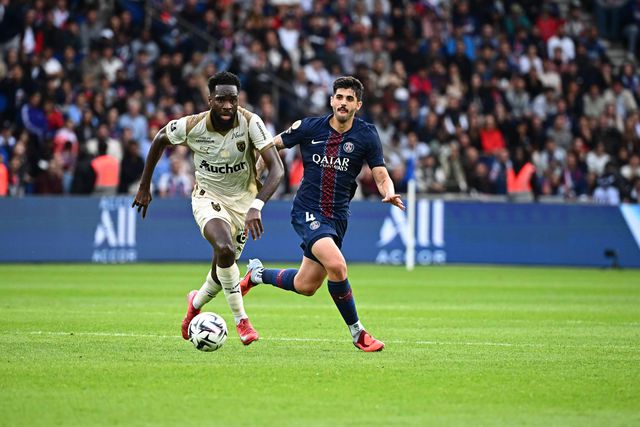 Ligue 1 adia mesmo jogo do PSG, contra a vontade do Lens