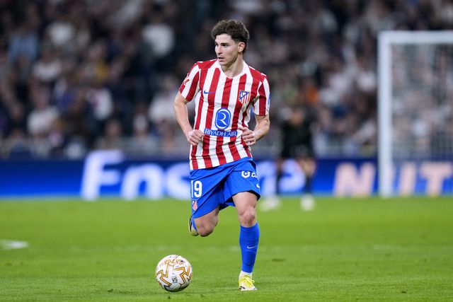 Atlético prepara €10M para convencer Julián Álvarez a não ir para o Barça