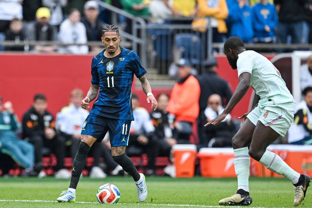 Raphinha saiu lesionado frente à França