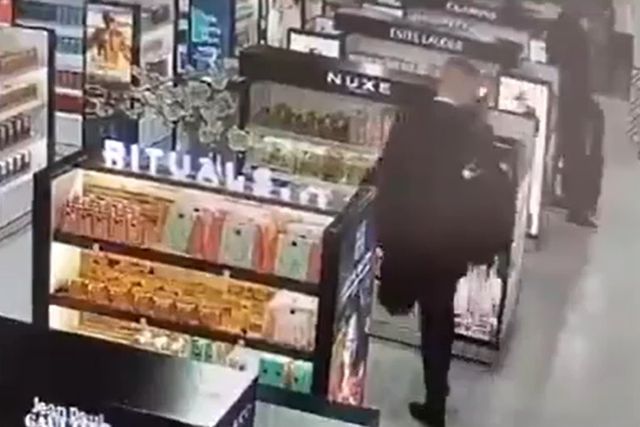 Vídeo: Árbitro da Euroliga apanhado a... roubar