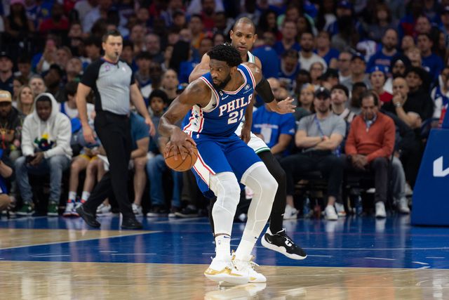 Embiid: 50 pontos, paralisia facial e falta «suja»