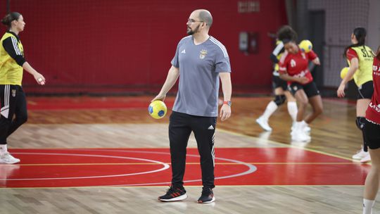 Benfica despede-se de treinador que levou andebol ao tricampeonato