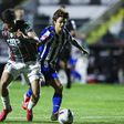Criativo dos dragões andou quase sempre sozinho no ataque à baliza dos tricolores (Foto: José Sena Goulão/LUSA)