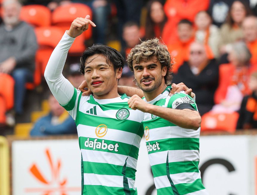 Jota a festejar o primeiro golo no regresso ao Celtic com Reo Hatate