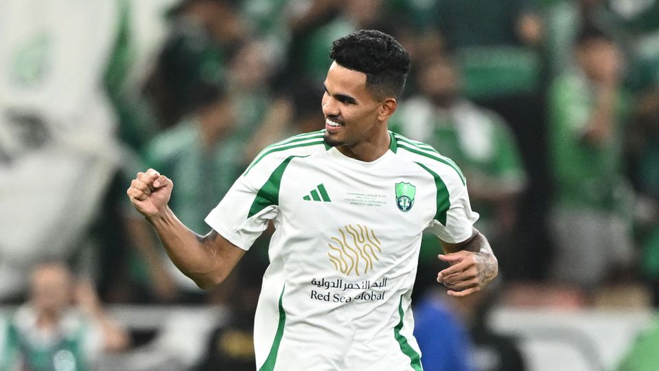 Galeno festeja golo marcado pelo al ahli na champions asiática