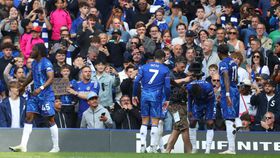 Premier League: Chelsea vence e aproxima-se do pódio