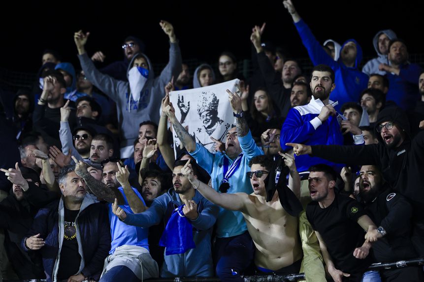 Protestos dos adeptos portistas começaram dentro do estádio e prolongaram-se no exterior (Foto: José Sena Goulão/LUSA)