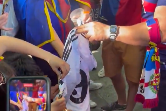 Camisolas queimadas e confrontos entre adeptos antes da final da Taça do Rei