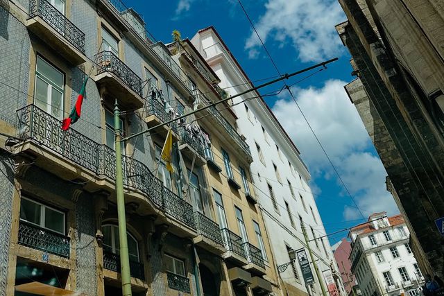 Madonna e o namorado, Akeem Morris, andaram a passear Lisboa (instagram)