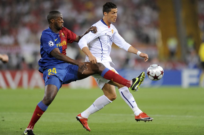 Yaya Touré tenta travar Ronaldo na final da UEFA Champions Leagues de 2009 (IMAGO)