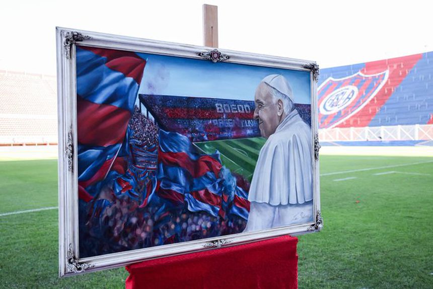 O quadro do Papa Francisco no estádio do San Lorenzo