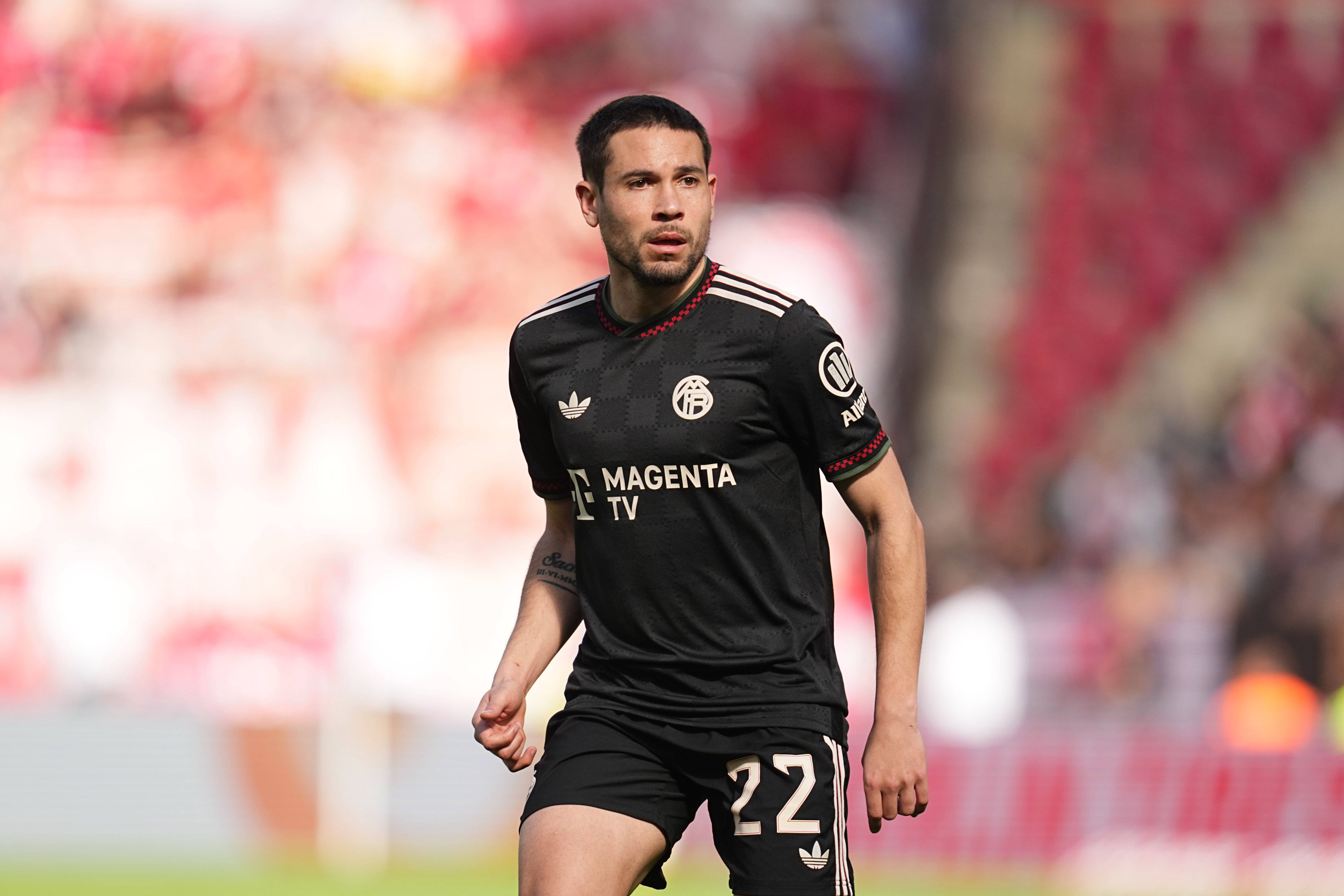 Raphael Guerreiro foi titular no Mainz-Bayern, mas saiu na segunda parte lesionado