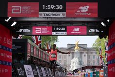 Sabastian Sawe, o primeiro a completar a maratona em menos de duas horas (foto: Lusa)