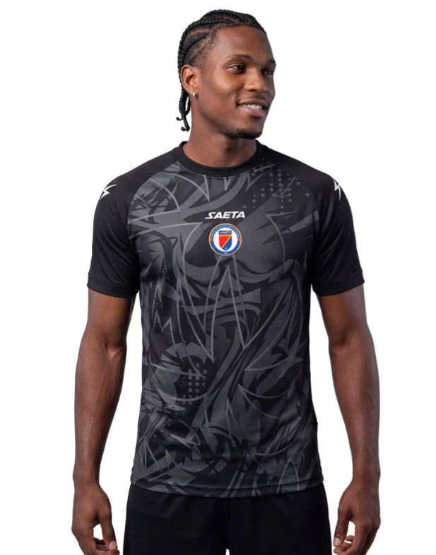 Haiti (Grupo C), camisola de guarda-redes. Saeta