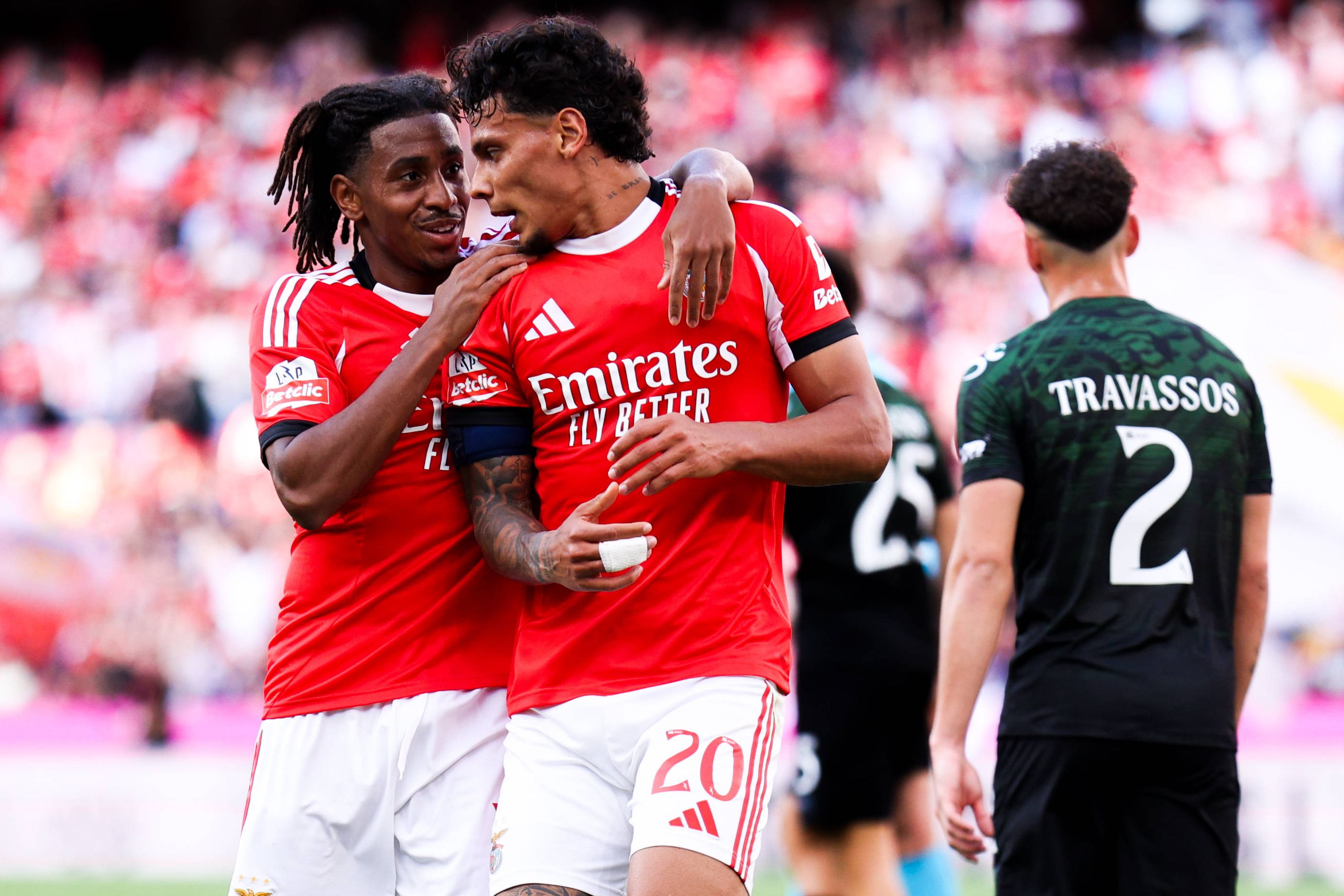 Leandro Barreiro e Richard Ríos, ambos num bom momento de forma, marcaram contra o Moreirense — Foto: IMAGO