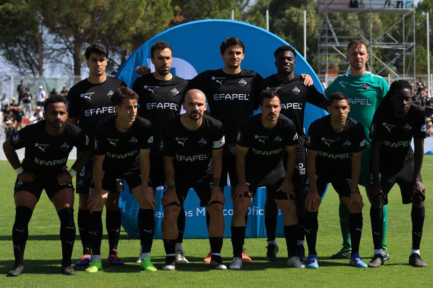 O onze da Académica que iniciou a partida em Santarém. Foto X/Académica - OAF