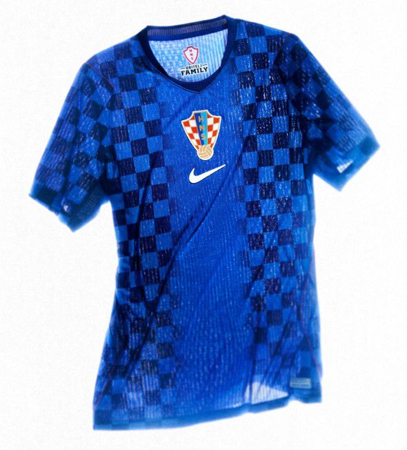 Croácia (Grupo L), camisola alternativa. Nike