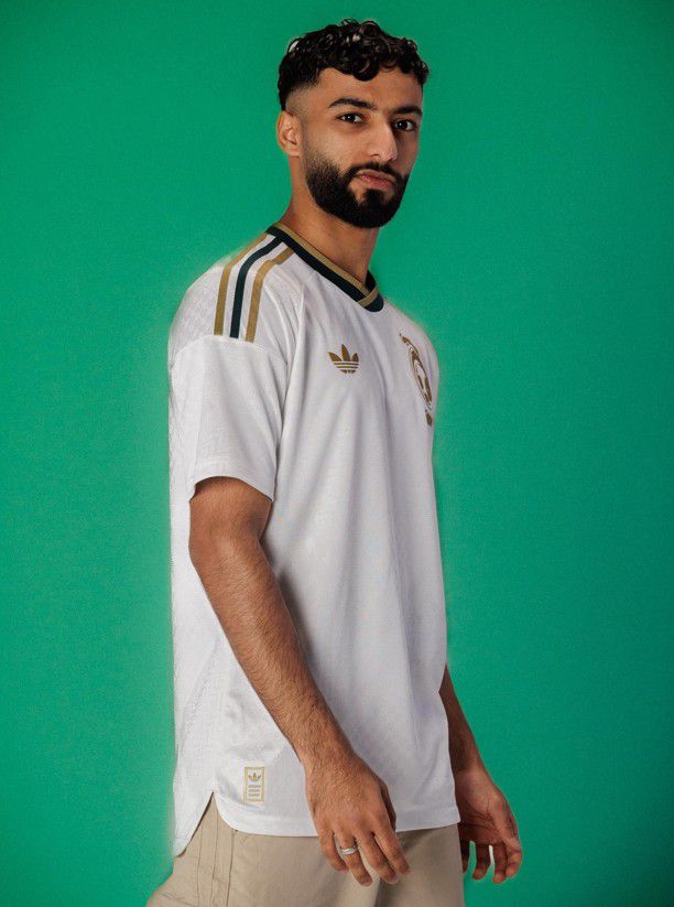 Arábia Saudita (Grupo H), camisola alternativa. Adidas