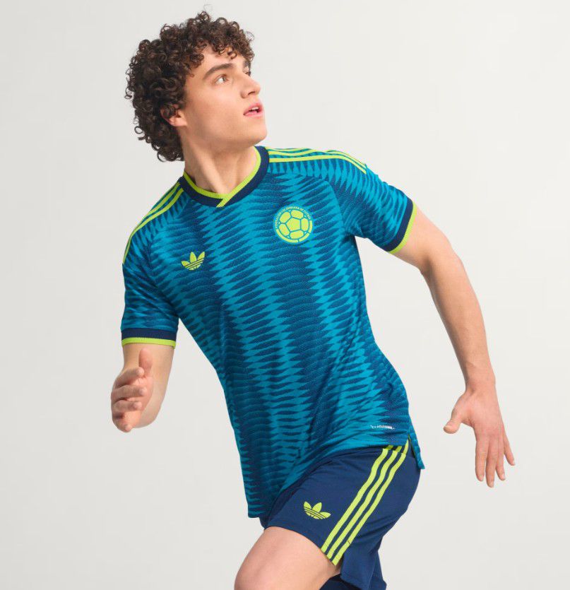 Colômbia (Grupo K), equipamento alternativo. Adidas