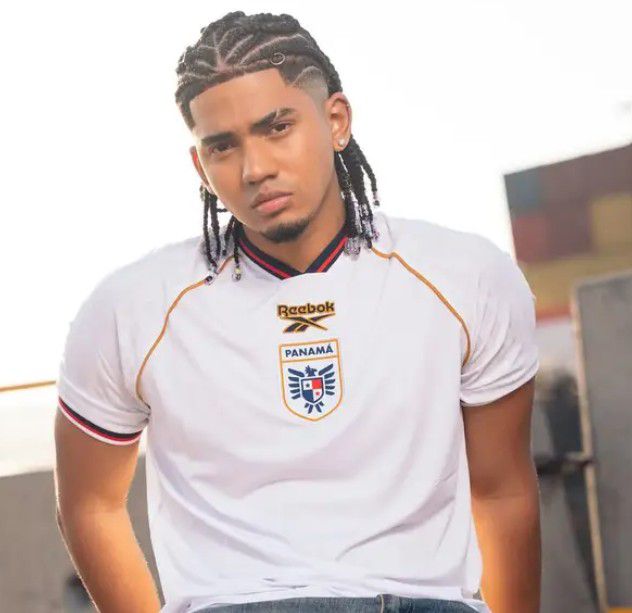 Panamá (Grupo L), terceiro equipamento. Reebok