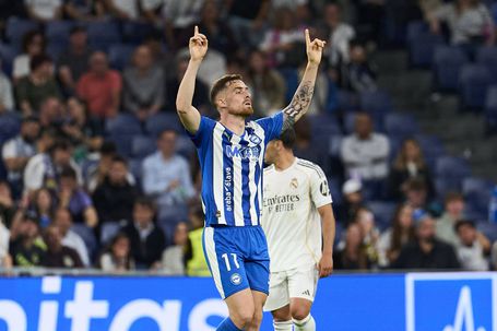 Toni Martínez marcou de calcanhar no Bernabéu