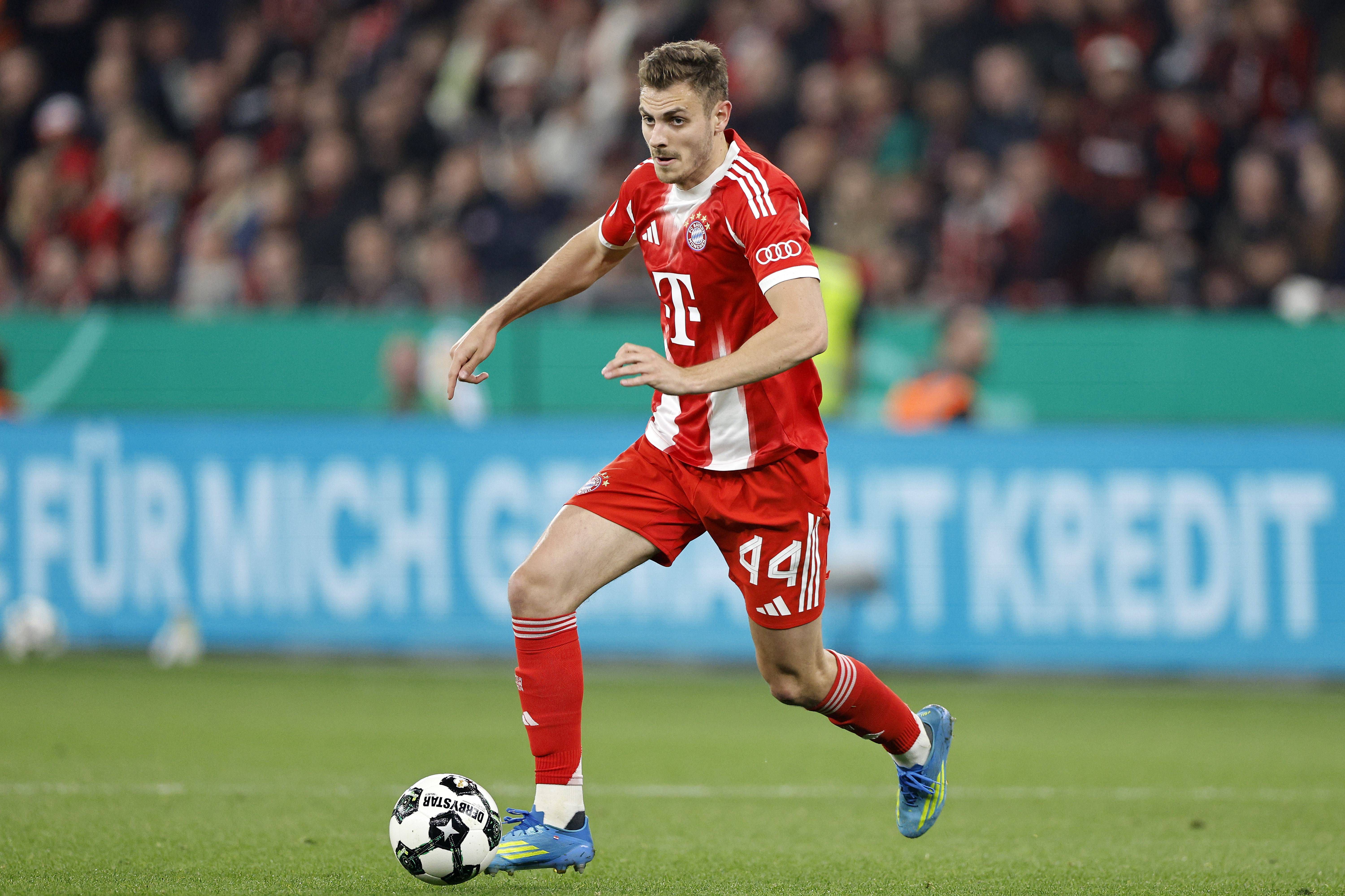 Josip Stanisic, defesa croata de 26 anos - 2 golos