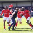 Jogadores do York a festejarem o golo aos 90+13' que deu a subida