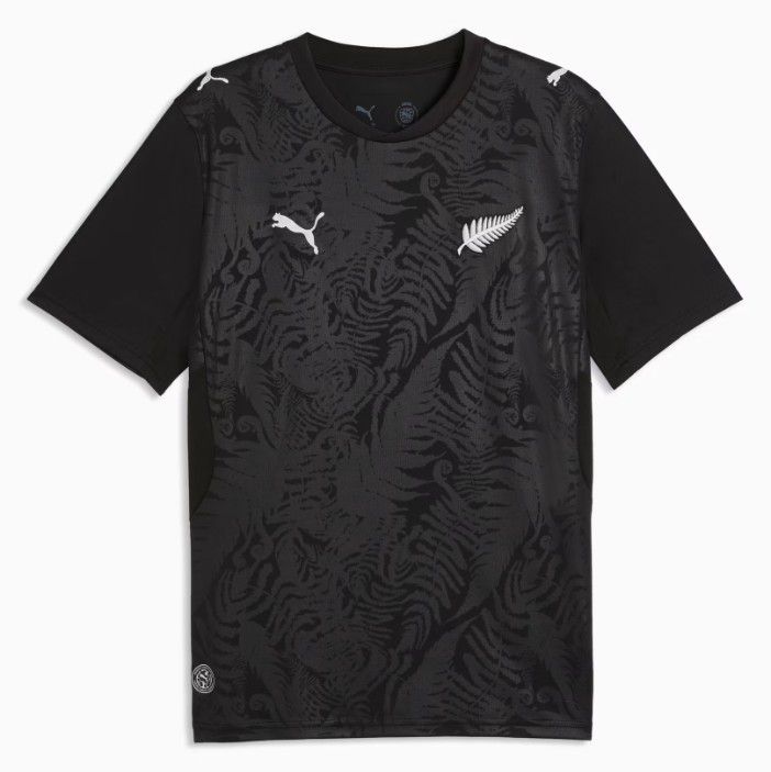 Nova Zelândia (Grupo G), camisola alternativa. Puma