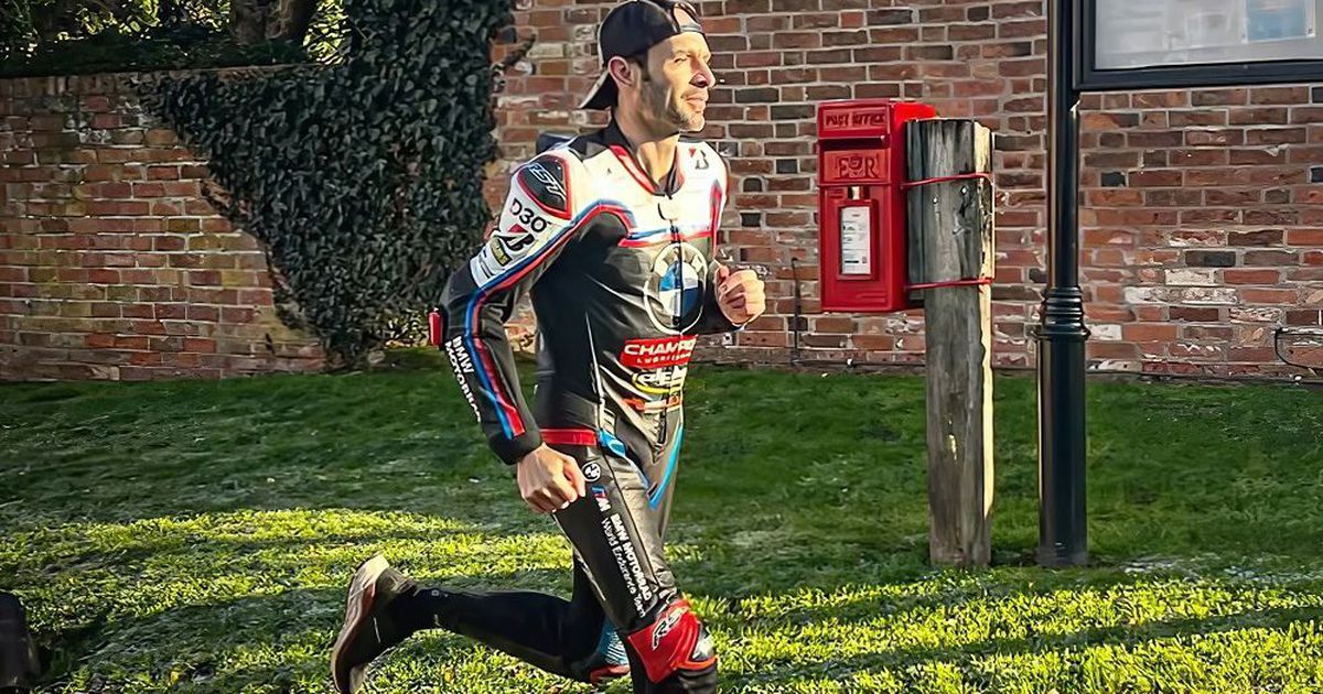 Guintoli correu a Maratona de Londres com o fato em homenagem ao filho