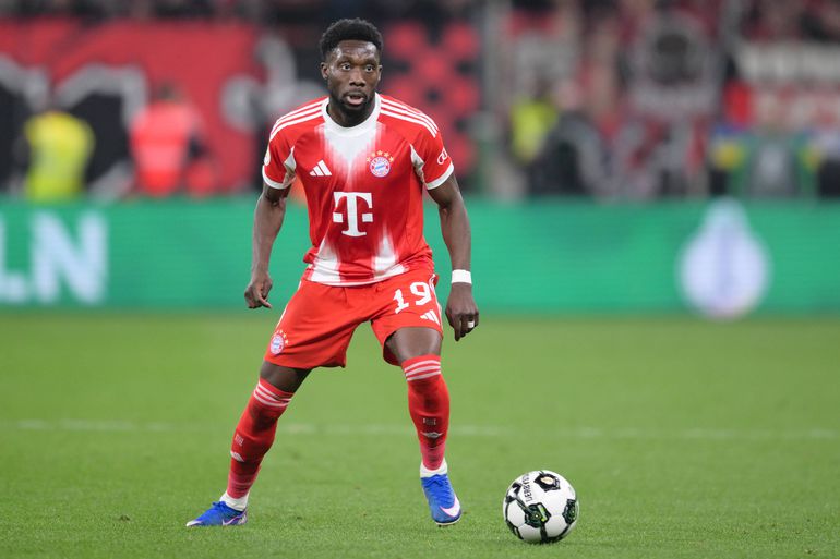 Alfonso Davies, lateral-esquerdo canadiano de 25 anos - 1 golo