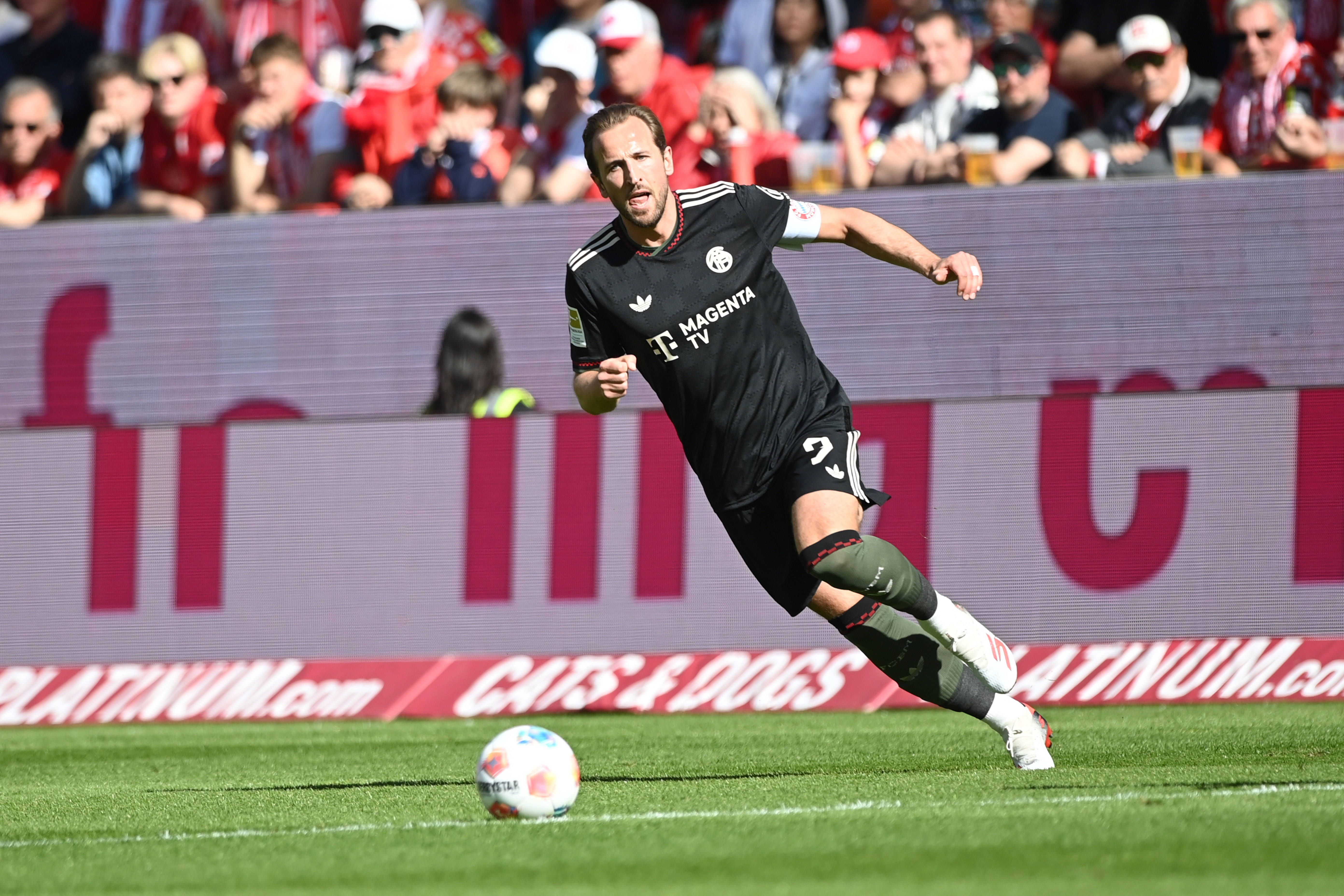 Harry Kane, avançado inglês de 32 anos - 33 golos