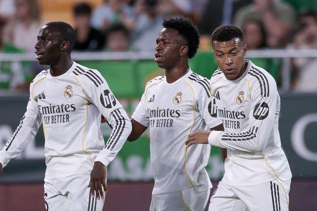Vinícius Júnior marcou para o Real Madrid, mas Bellerín empatou