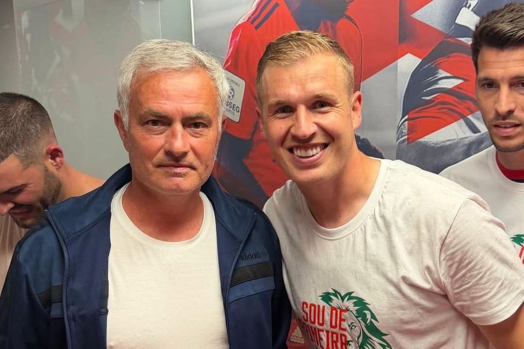 Médio Vladan Danilovic, do Marítimo, partilhou fotografia com José Mourinho — Foto: vd_10/Instagram