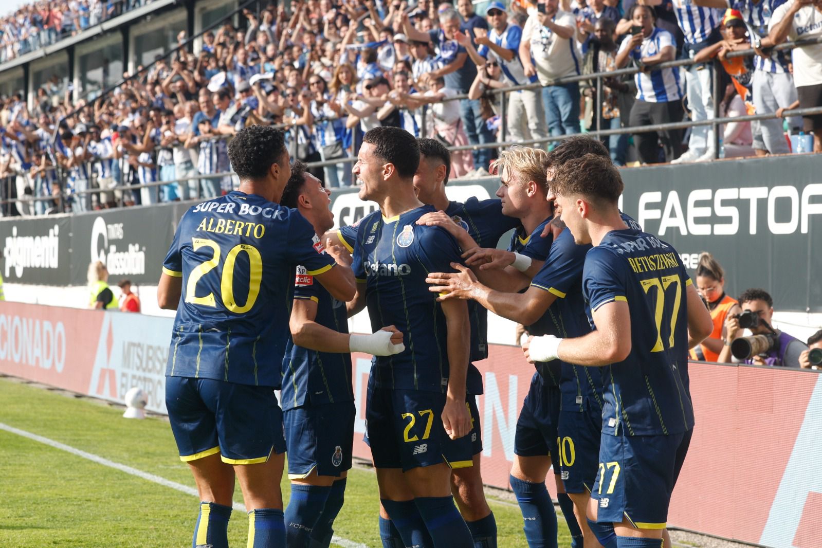 Deniz Gul bisou pelo FC Porto na Amadora - Foto: ANTÓNIO PEDRO SANTOS/LUSA