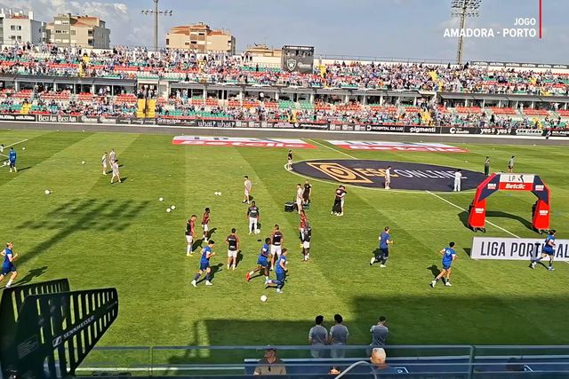 FC Porto ovacionado na entrada para o aquecimento