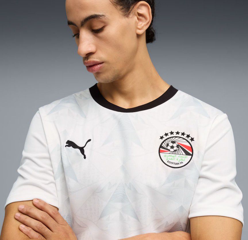 Egito (Grupo G), camisola alternativa. Puma