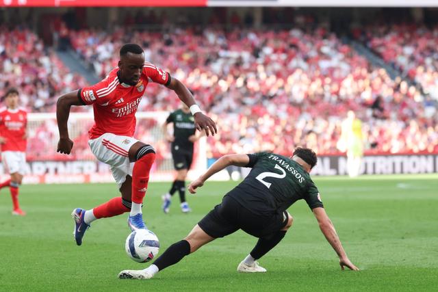 Benfica: Lukebakio na porta de saída