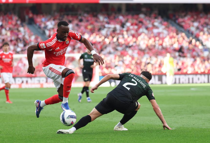 Dodi Lukebakio, 28 anos, no jogo entre Benfica e Moreirense, na Luz — Foto: Benfica
