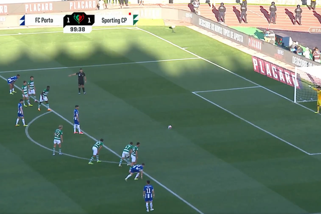 Vídeo: o penálti de Taremi que coloca o FC Porto em vantagem