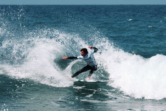 Surf: Antunes perde liderança, Bonvalot falha pódio