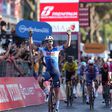 Tim Merlier faz 'tri' em etapa de consagração de Pogacar no Giro