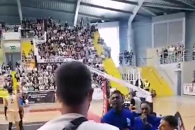 A discussão que fez o portista Keven Gomes atirar garrafa contra adeptos