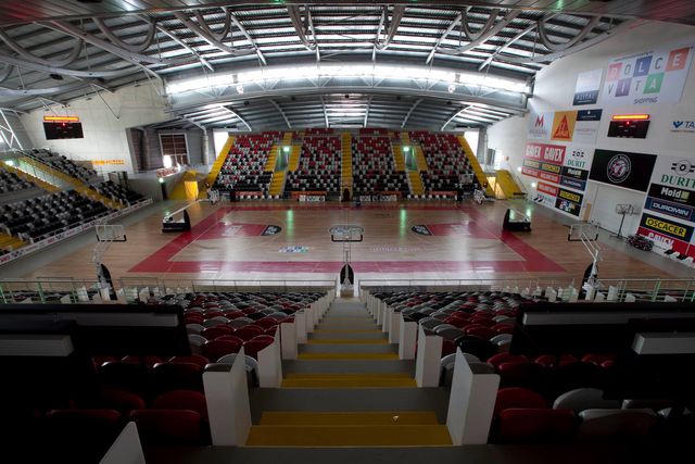 Problemas na Arena de Ovar interrompem jogo