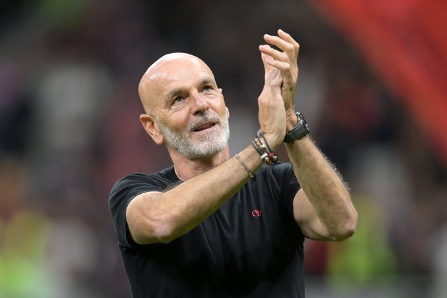 Pioli aborda futuro e 'pisca o olho' à Premier League