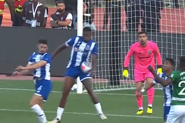 Vídeo: Sporting reclama penálti por mão de Otávio