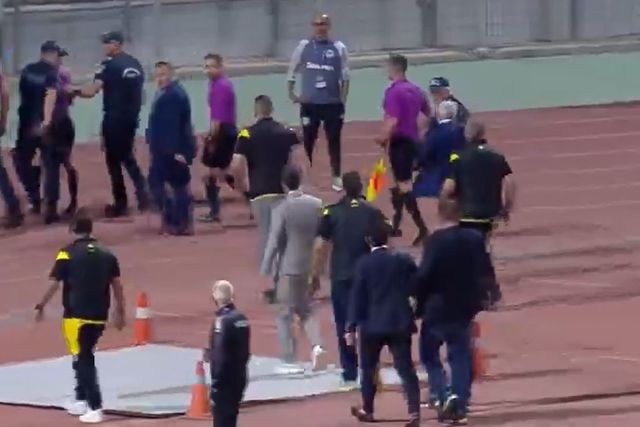 Polémica na Grécia: árbitra da final da Taça saiu escoltada pela polícia